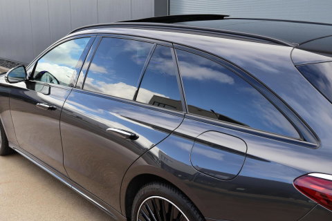 Mercedes-Benz E-Klasse Estate 300 e AMG Line / Panoramadak / Memory Stoelen / Hyperscreen / Keyless-Go / Burmester 3D Surround
