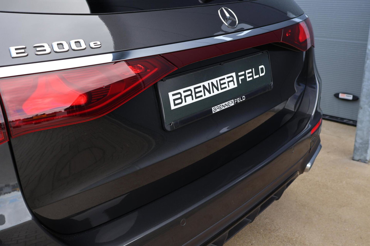 Mercedes-Benz E-Klasse Estate 300 e AMG Line / Panoramadak / Memory Stoelen / Hyperscreen / Keyless-Go / Burmester 3D Surround