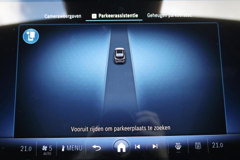 Mercedes-Benz E-Klasse Estate 300 e AMG Line / Panoramadak / Memory Stoelen / Hyperscreen / Keyless-Go / Burmester 3D Surround