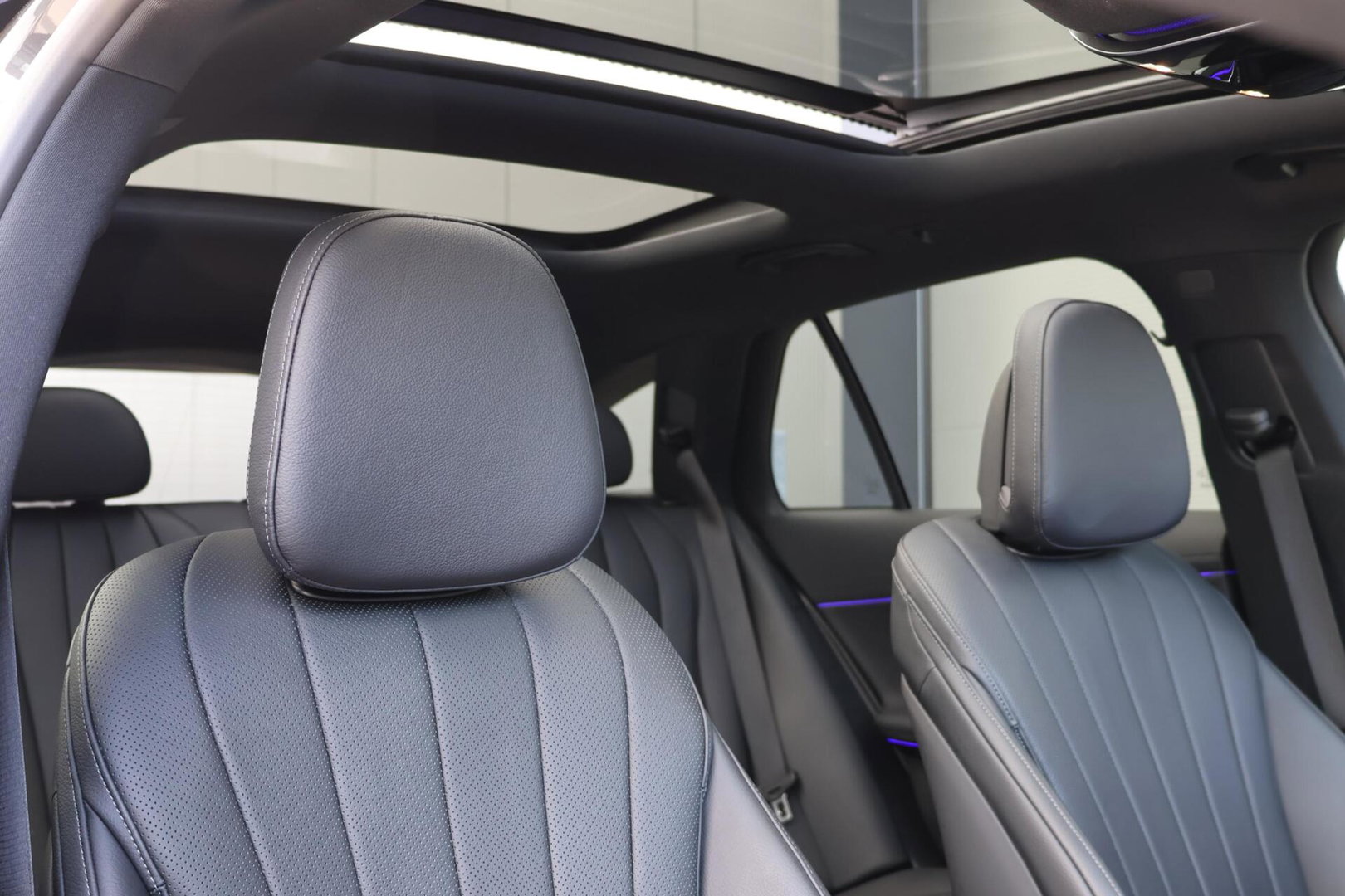 Mercedes-Benz E-Klasse Estate 300 e AMG Line / Panoramadak / Memory Stoelen / Hyperscreen / Keyless-Go / Burmester 3D Surround