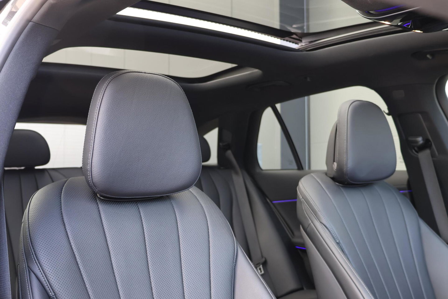 Mercedes-Benz E-Klasse Estate 300 e AMG Line / Panoramadak / Memory Stoelen / Hyperscreen / Keyless-Go / Burmester 3D Surround