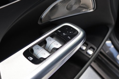Mercedes-Benz E-Klasse Estate 300 e AMG Line / Panoramadak / Memory Stoelen / Hyperscreen / Keyless-Go / Burmester 3D Surround