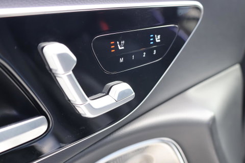 Mercedes-Benz E-Klasse Estate 300 e AMG Line / Panoramadak / Memory Stoelen / Hyperscreen / Keyless-Go / Burmester 3D Surround