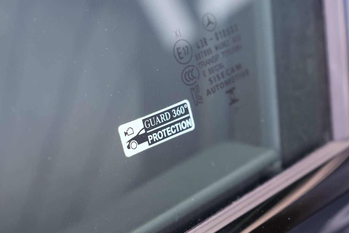 Mercedes-Benz E-Klasse Estate 300 e AMG Line / Panoramadak / Memory Stoelen / Hyperscreen / Keyless-Go / Burmester 3D Surround
