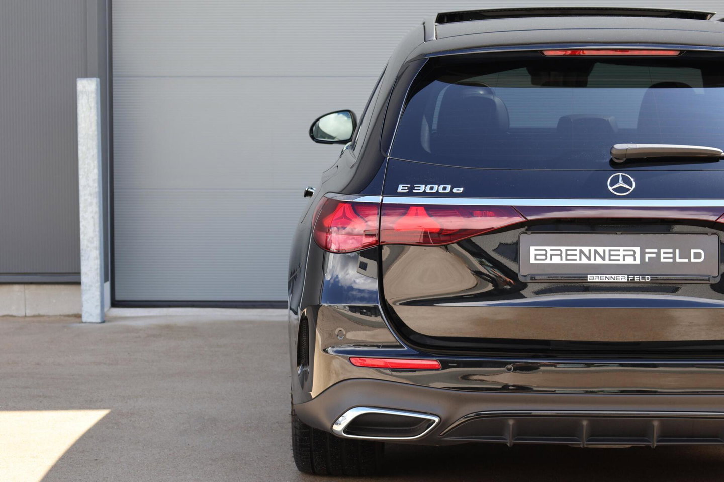 Mercedes-Benz E-Klasse Estate 300 e AMG Line / Panoramadak / Memory Stoelen / Hyperscreen / Keyless-Go / Burmester 3D Surround
