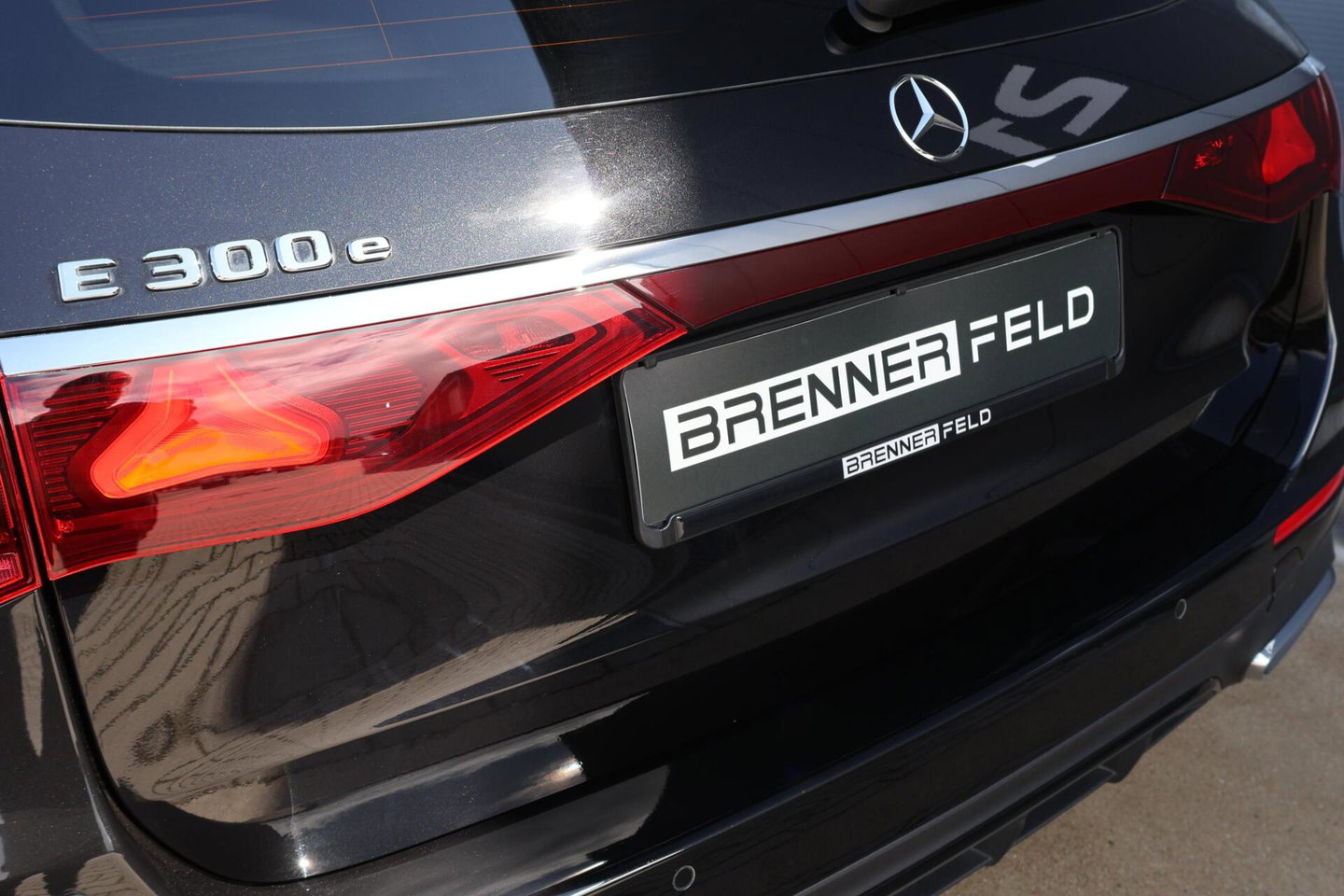 Mercedes-Benz E-Klasse Estate 300 e AMG Line / Panoramadak / Memory Stoelen / Hyperscreen / Keyless-Go / Burmester 3D Surround
