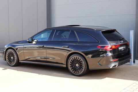 Mercedes-Benz E-Klasse Estate 300 e AMG Line / Panoramadak / Memory Stoelen / Hyperscreen / Keyless-Go / Burmester 3D Surround
