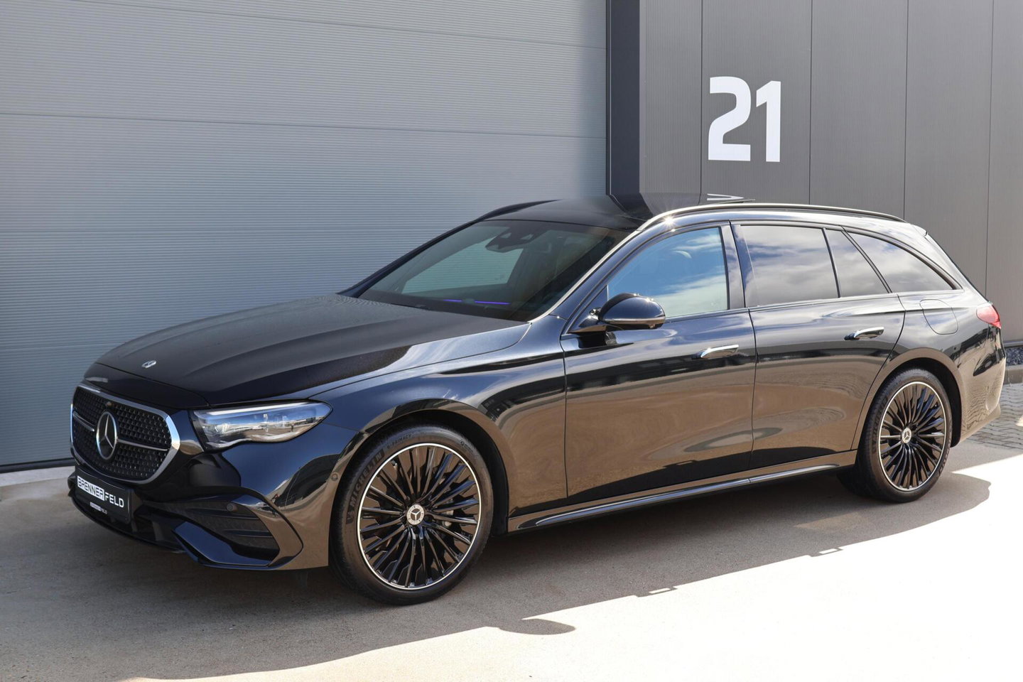 Mercedes-Benz E-Klasse Estate 300 e AMG Line / Panoramadak / Memory Stoelen / Hyperscreen / Keyless-Go / Burmester 3D Surround