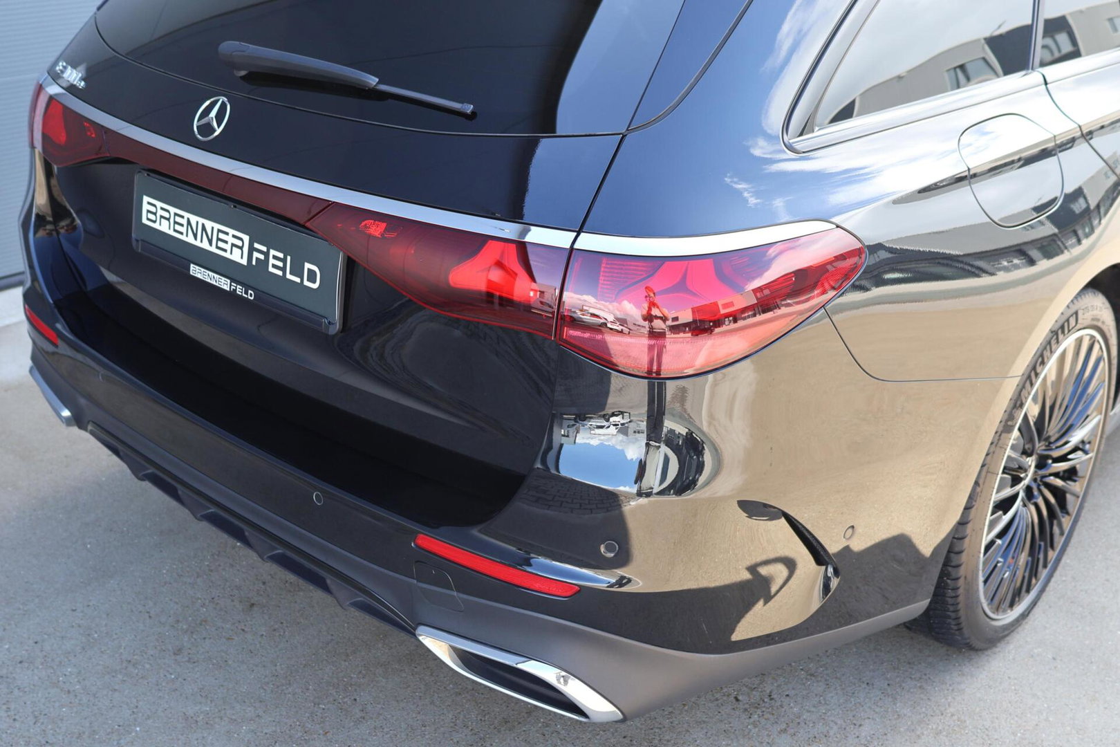 Mercedes-Benz E-Klasse Estate 300 e AMG Line / Panoramadak / Memory Stoelen / Hyperscreen / Keyless-Go / Burmester 3D Surround