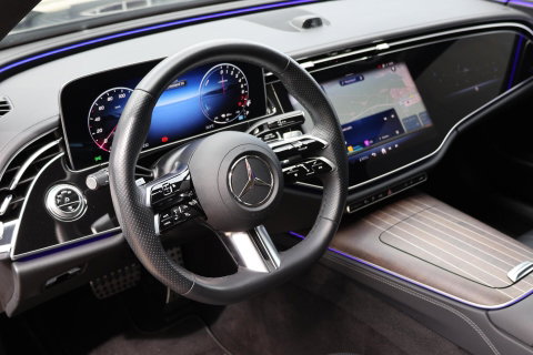 Mercedes-Benz E-Klasse Estate 300 e AMG Line / Panoramadak / Memory Stoelen / Hyperscreen / Keyless-Go / Burmester 3D Surround