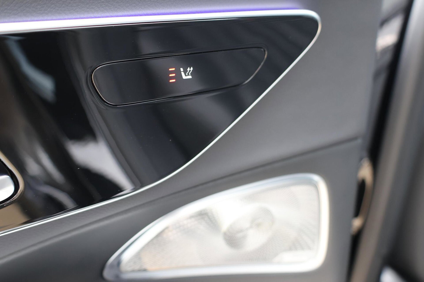 Mercedes-Benz E-Klasse Estate 300 e AMG Line / Panoramadak / Memory Stoelen / Hyperscreen / Keyless-Go / Burmester 3D Surround