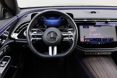 Mercedes-Benz E-Klasse Estate 300 e AMG Line / Panoramadak / Memory Stoelen / Hyperscreen / Keyless-Go / Burmester 3D Surround