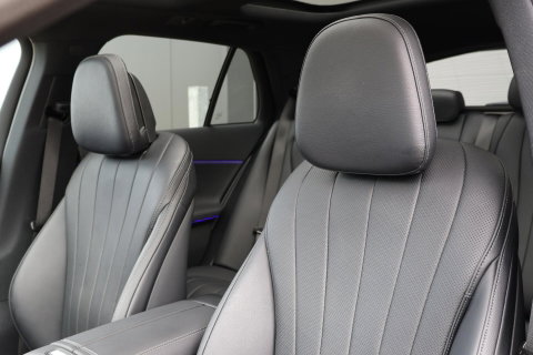 Mercedes-Benz E-Klasse Estate 300 e AMG Line / Panoramadak / Memory Stoelen / Hyperscreen / Keyless-Go / Burmester 3D Surround