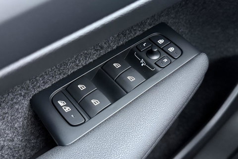 Volvo EX40 Single Motor Extended Range Plus | 82 kWh | Harman/Kardon | 360° Camera | BLIS | Stoel+Stuurverwarming | ACC