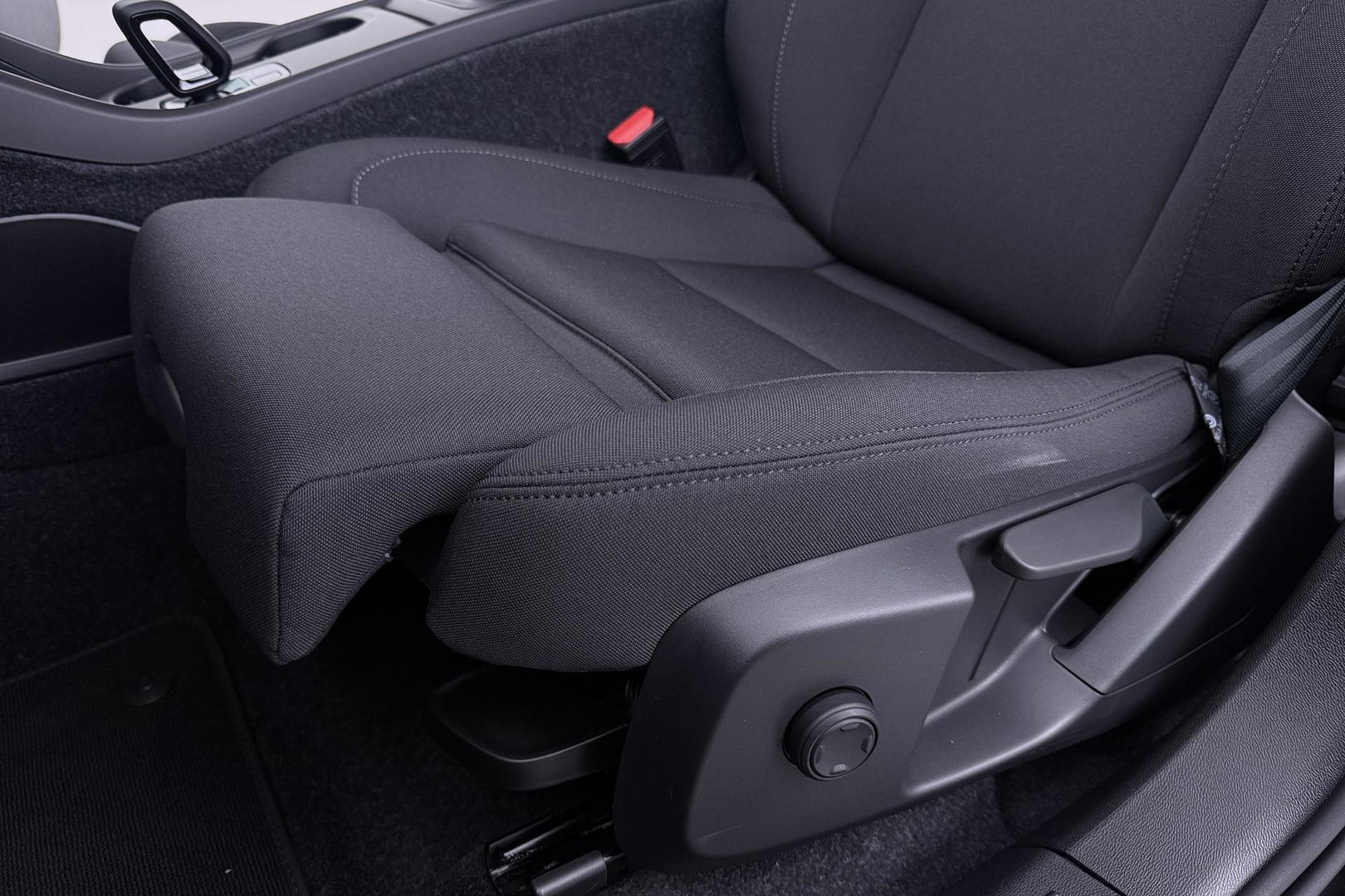 Volvo EX40 Single Motor Extended Range Plus | 82 kWh | Harman/Kardon | 360° Camera | BLIS | Stoel+Stuurverwarming | ACC