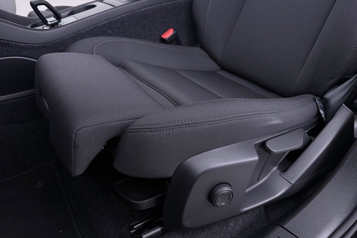 Volvo EX40 Single Motor Extended Range Plus | 82 kWh | Harman/Kardon | 360° Camera | BLIS | Stoel+Stuurverwarming | ACC