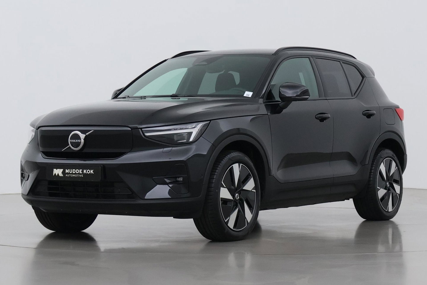 Volvo EX40 Single Motor Extended Range Plus | 82 kWh | Harman/Kardon | 360° Camera | BLIS | Stoel+Stuurverwarming | ACC