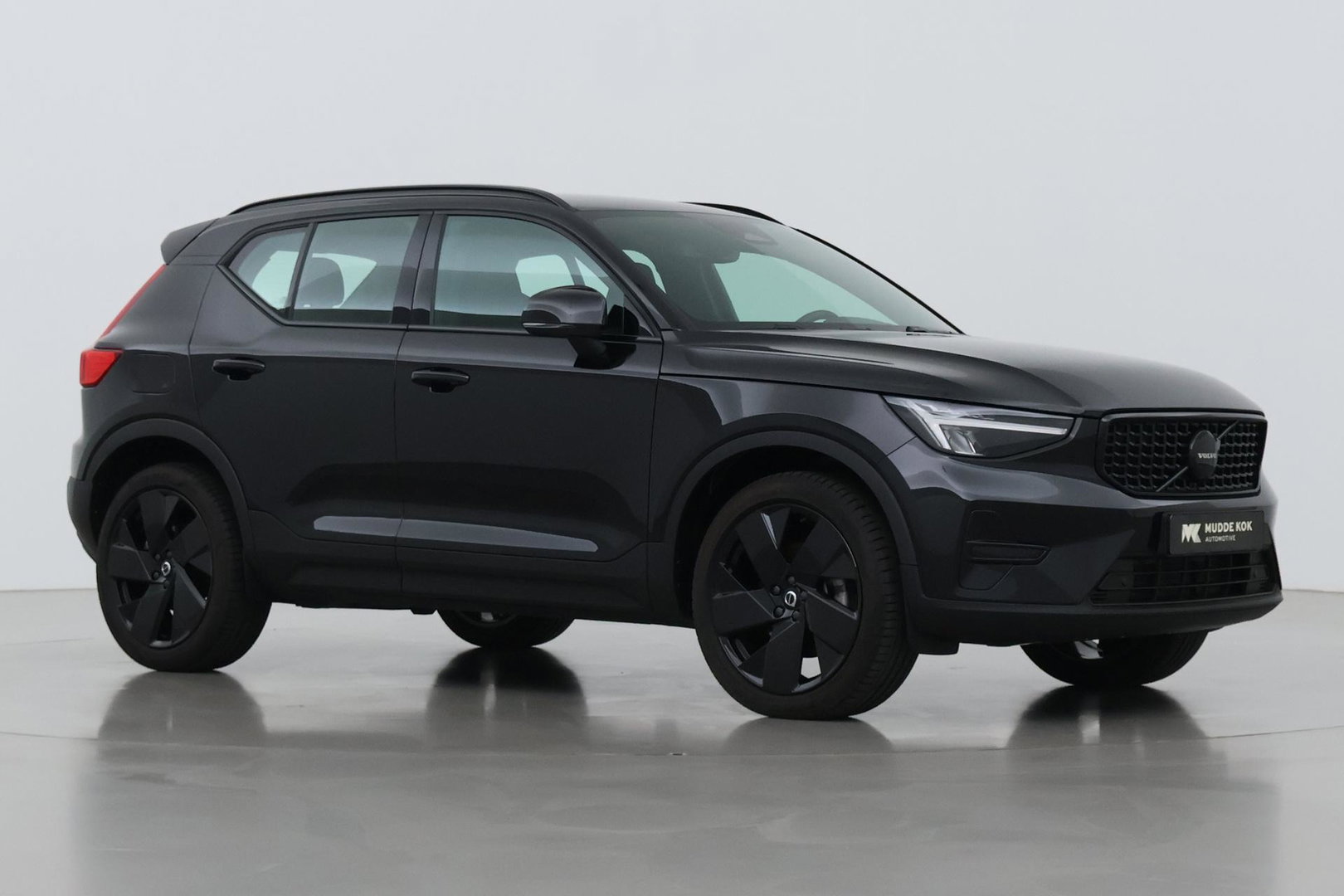 Volvo XC40 2.0 B3 Plus Black Edition | Harman/Kardon | Camera | Stoel+Stuurverwarming | Memory | Keyless | 20 Inch