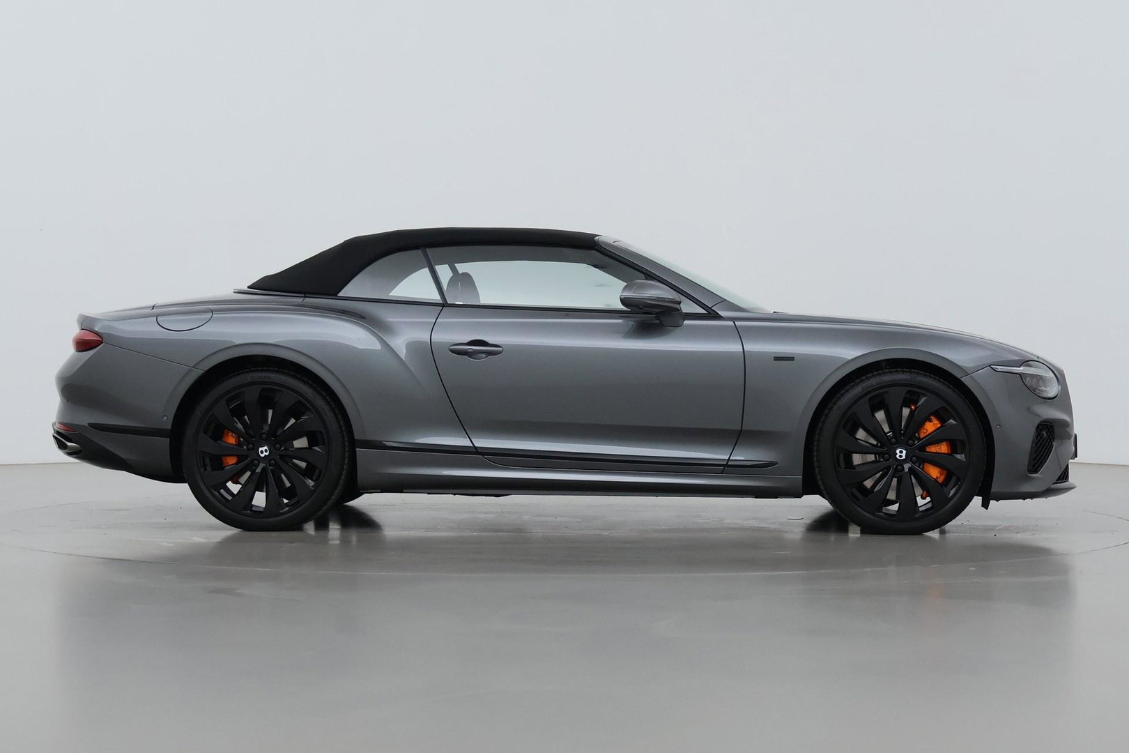 Bentley Continental GT GTC 4.0 V8 Hybrid Black Edition | Touring Specification | Rotating Display | Luchtvering | Massage+Ventilatie | Bang&Olufsen | 22 Inch
