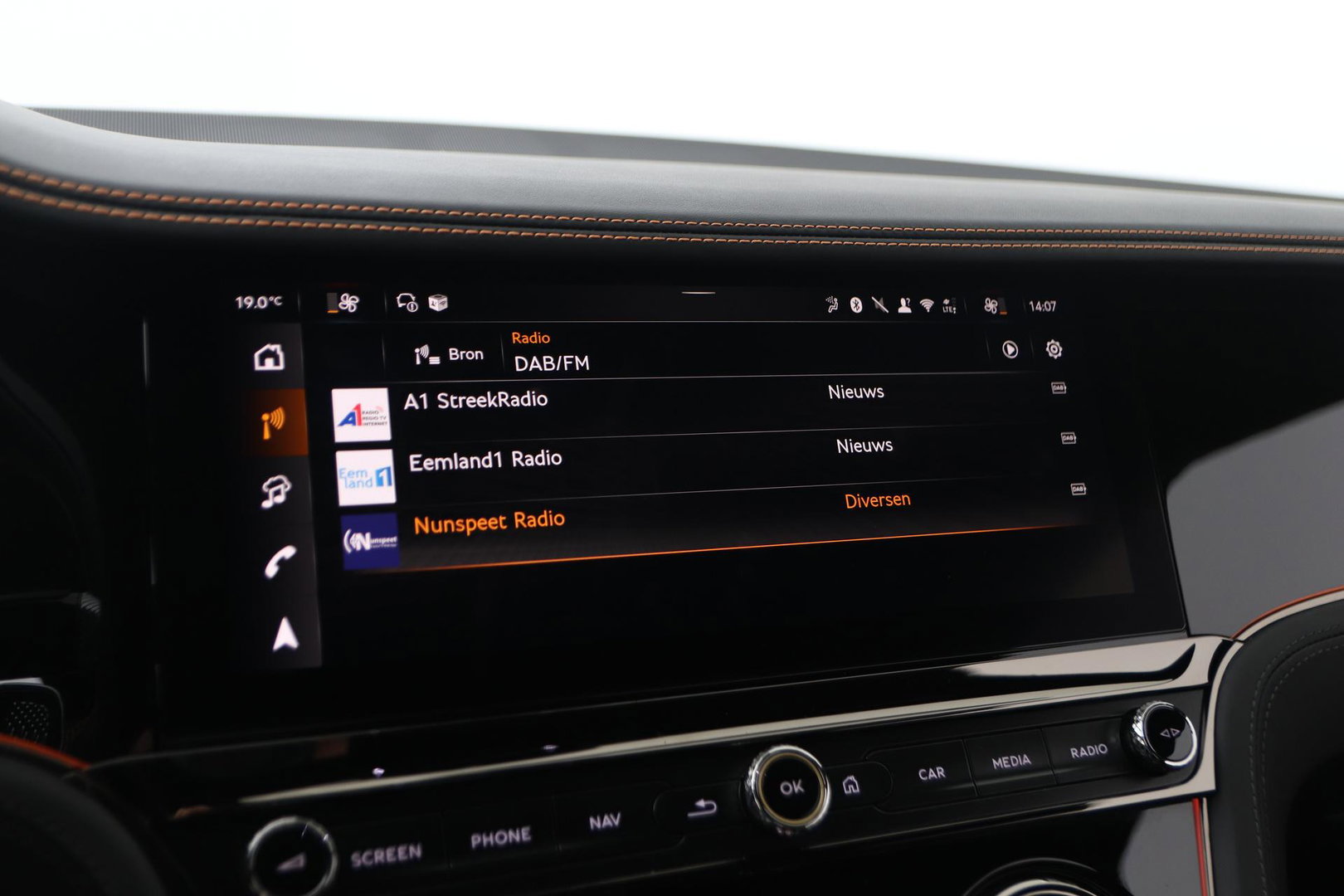 Bentley Continental GT GTC 4.0 V8 Hybrid Black Edition | Touring Specification | Rotating Display | Luchtvering | Massage+Ventilatie | Bang&Olufsen | 22 Inch