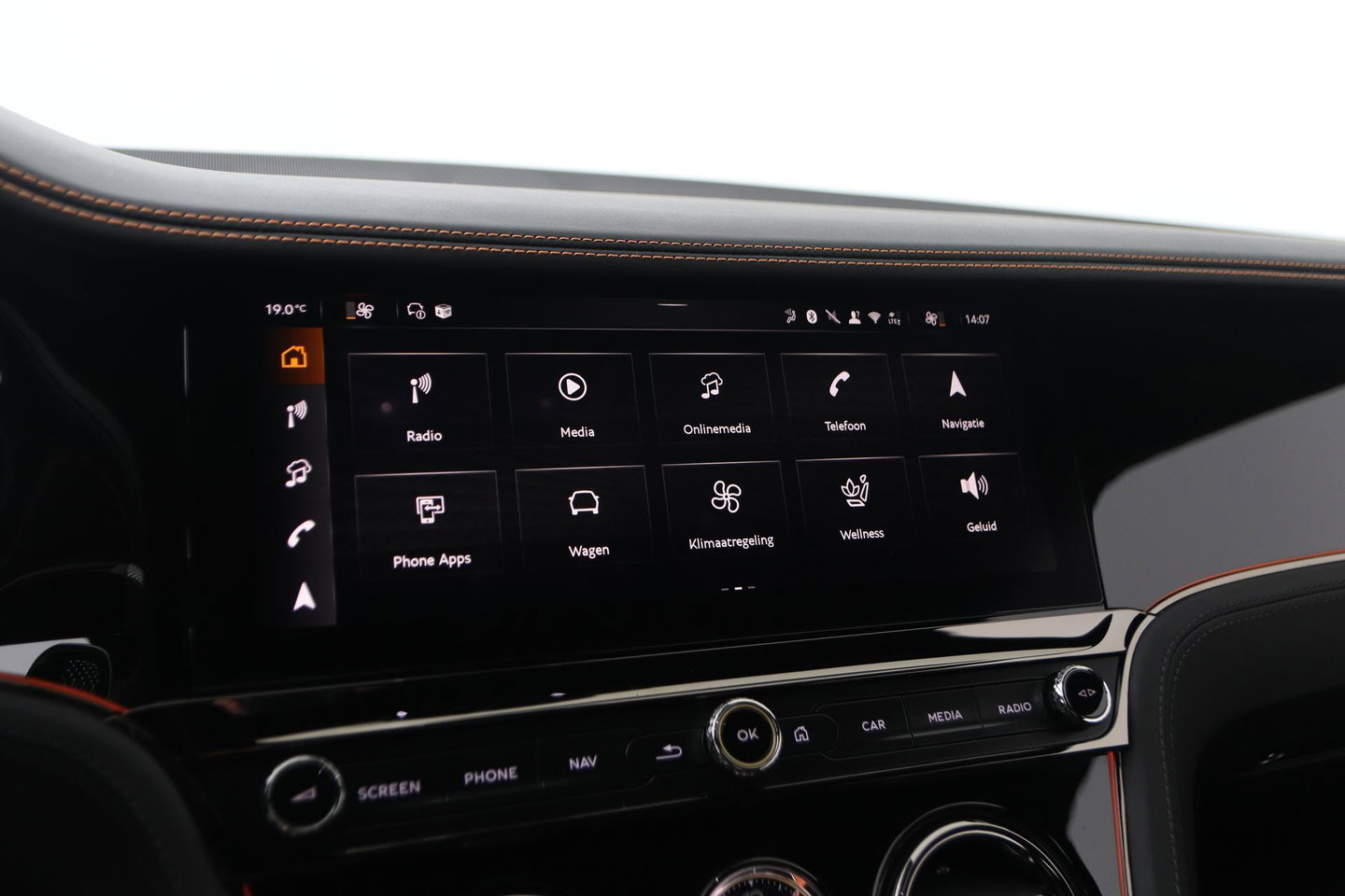Bentley Continental GT GTC 4.0 V8 Hybrid Black Edition | Touring Specification | Rotating Display | Luchtvering | Massage+Ventilatie | Bang&Olufsen | 22 Inch