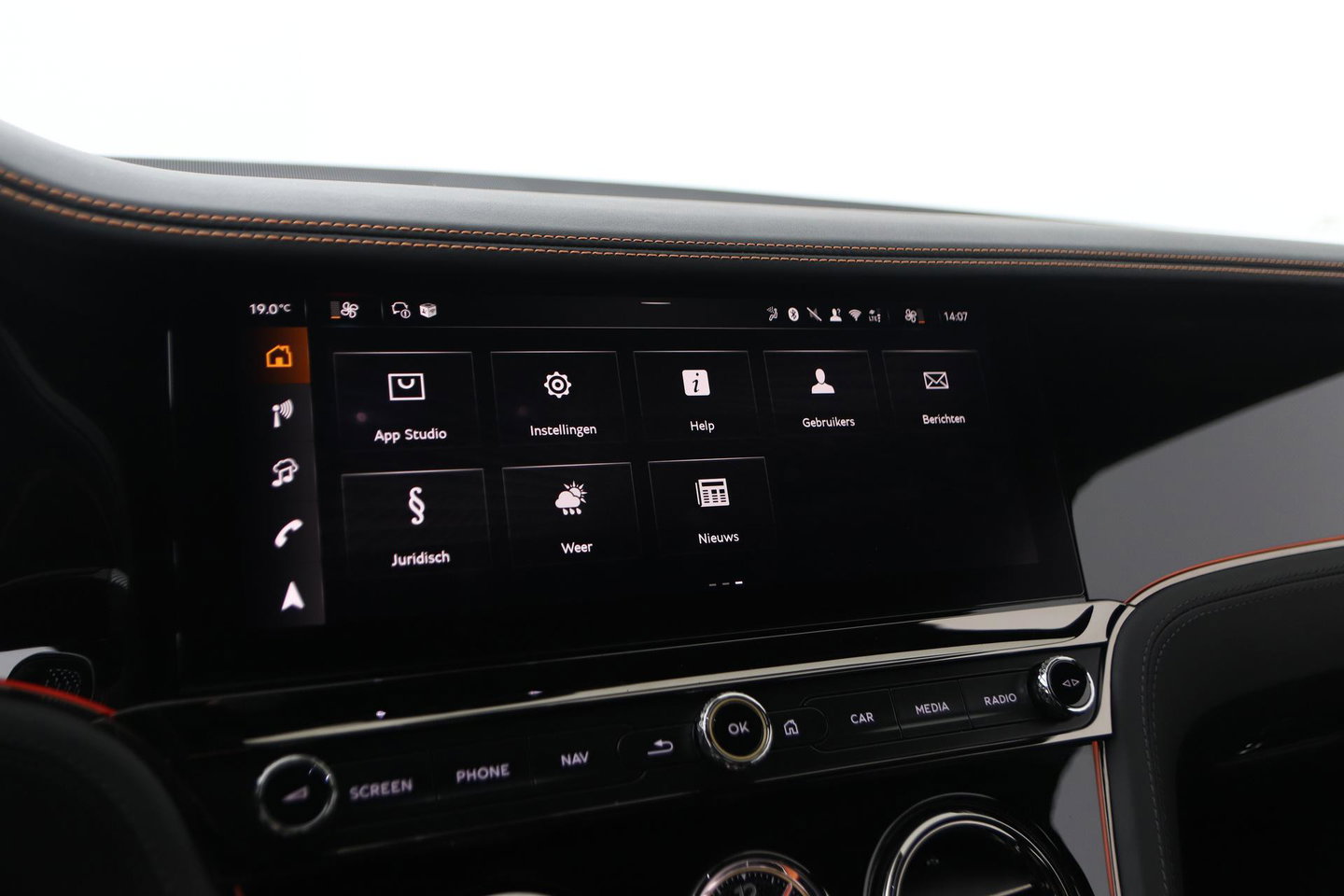 Bentley Continental GT GTC 4.0 V8 Hybrid Black Edition | Touring Specification | Rotating Display | Luchtvering | Massage+Ventilatie | Bang&Olufsen | 22 Inch