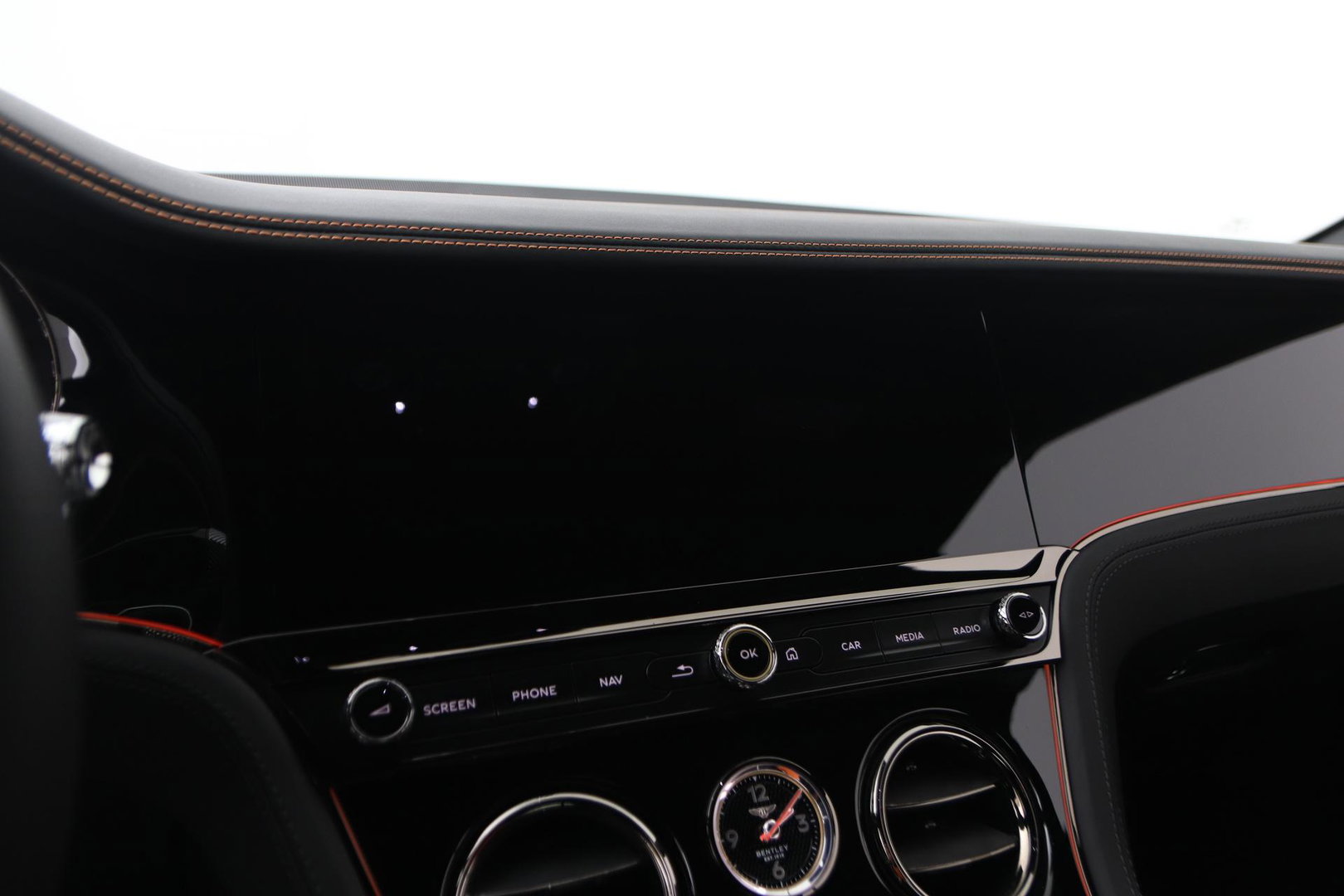 Bentley Continental GT GTC 4.0 V8 Hybrid Black Edition | Touring Specification | Rotating Display | Luchtvering | Massage+Ventilatie | Bang&Olufsen | 22 Inch