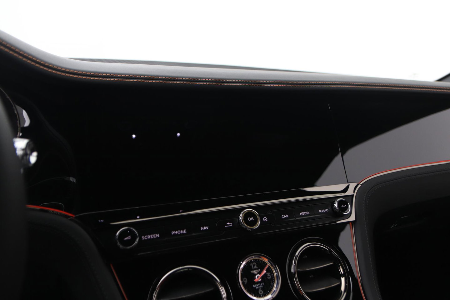 Bentley Continental GT GTC 4.0 V8 Hybrid Black Edition | Touring Specification | Rotating Display | Luchtvering | Massage+Ventilatie | Bang&Olufsen | 22 Inch