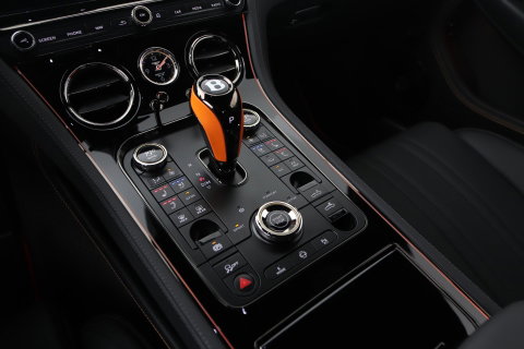 Bentley Continental GT GTC 4.0 V8 Hybrid Black Edition | Touring Specification | Rotating Display | Luchtvering | Massage+Ventilatie | Bang&Olufsen | 22 Inch