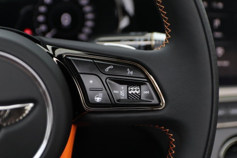 Bentley Continental GT GTC 4.0 V8 Hybrid Black Edition | Touring Specification | Rotating Display | Luchtvering | Massage+Ventilatie | Bang&Olufsen | 22 Inch