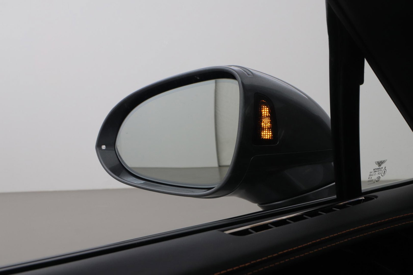 Bentley Continental GT GTC 4.0 V8 Hybrid Black Edition | Touring Specification | Rotating Display | Luchtvering | Massage+Ventilatie | Bang&Olufsen | 22 Inch