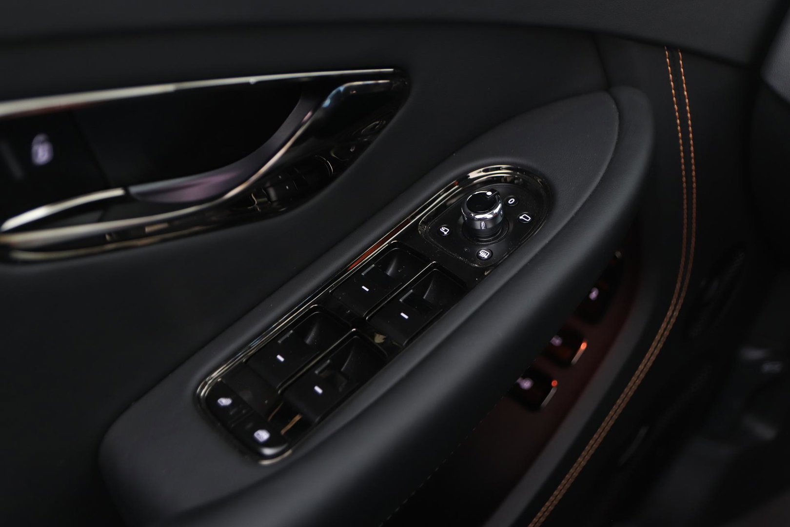 Bentley Continental GT GTC 4.0 V8 Hybrid Black Edition | Touring Specification | Rotating Display | Luchtvering | Massage+Ventilatie | Bang&Olufsen | 22 Inch