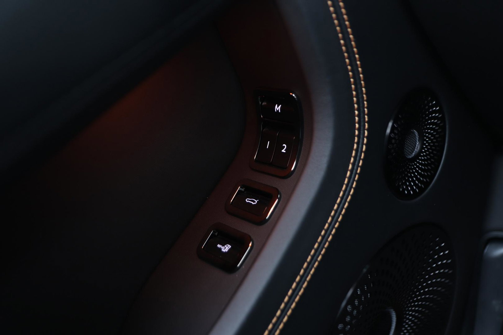 Bentley Continental GT GTC 4.0 V8 Hybrid Black Edition | Touring Specification | Rotating Display | Luchtvering | Massage+Ventilatie | Bang&Olufsen | 22 Inch