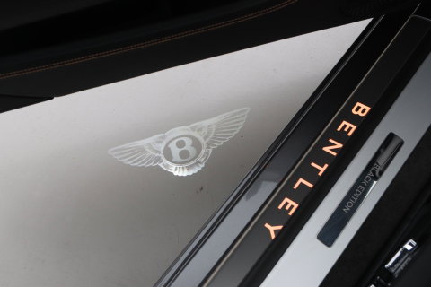 Bentley Continental GT GTC 4.0 V8 Hybrid Black Edition | Touring Specification | Rotating Display | Luchtvering | Massage+Ventilatie | Bang&Olufsen | 22 Inch