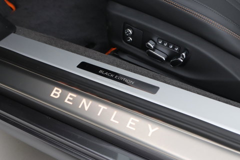 Bentley Continental GT GTC 4.0 V8 Hybrid Black Edition | Touring Specification | Rotating Display | Luchtvering | Massage+Ventilatie | Bang&Olufsen | 22 Inch