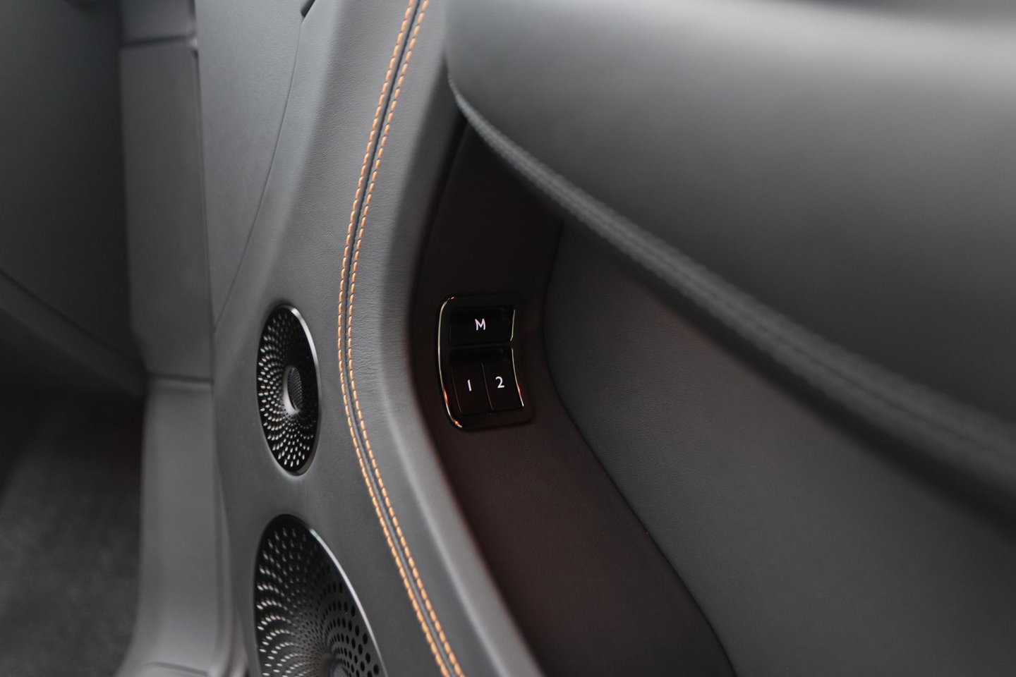 Bentley Continental GT GTC 4.0 V8 Hybrid Black Edition | Touring Specification | Rotating Display | Luchtvering | Massage+Ventilatie | Bang&Olufsen | 22 Inch