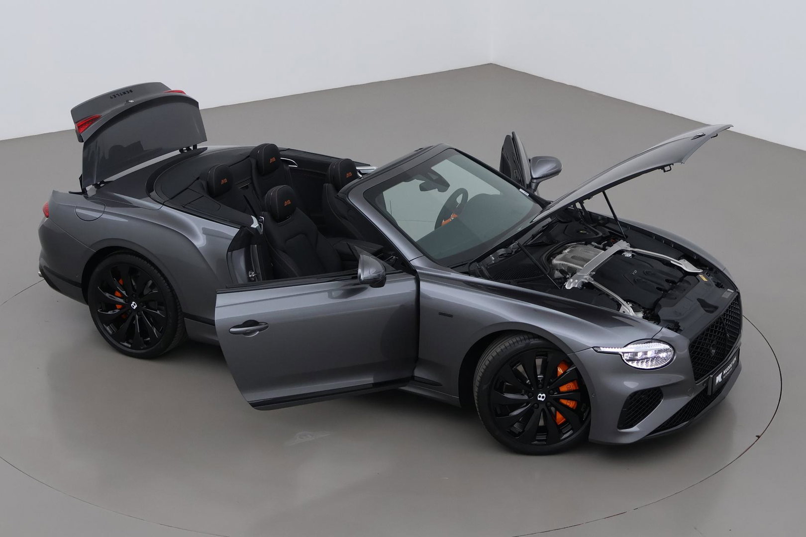Bentley Continental GT GTC 4.0 V8 Hybrid Black Edition | Touring Specification | Rotating Display | Luchtvering | Massage+Ventilatie | Bang&Olufsen | 22 Inch