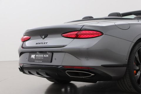 Bentley Continental GT GTC 4.0 V8 Hybrid Black Edition | Touring Specification | Rotating Display | Luchtvering | Massage+Ventilatie | Bang&Olufsen | 22 Inch