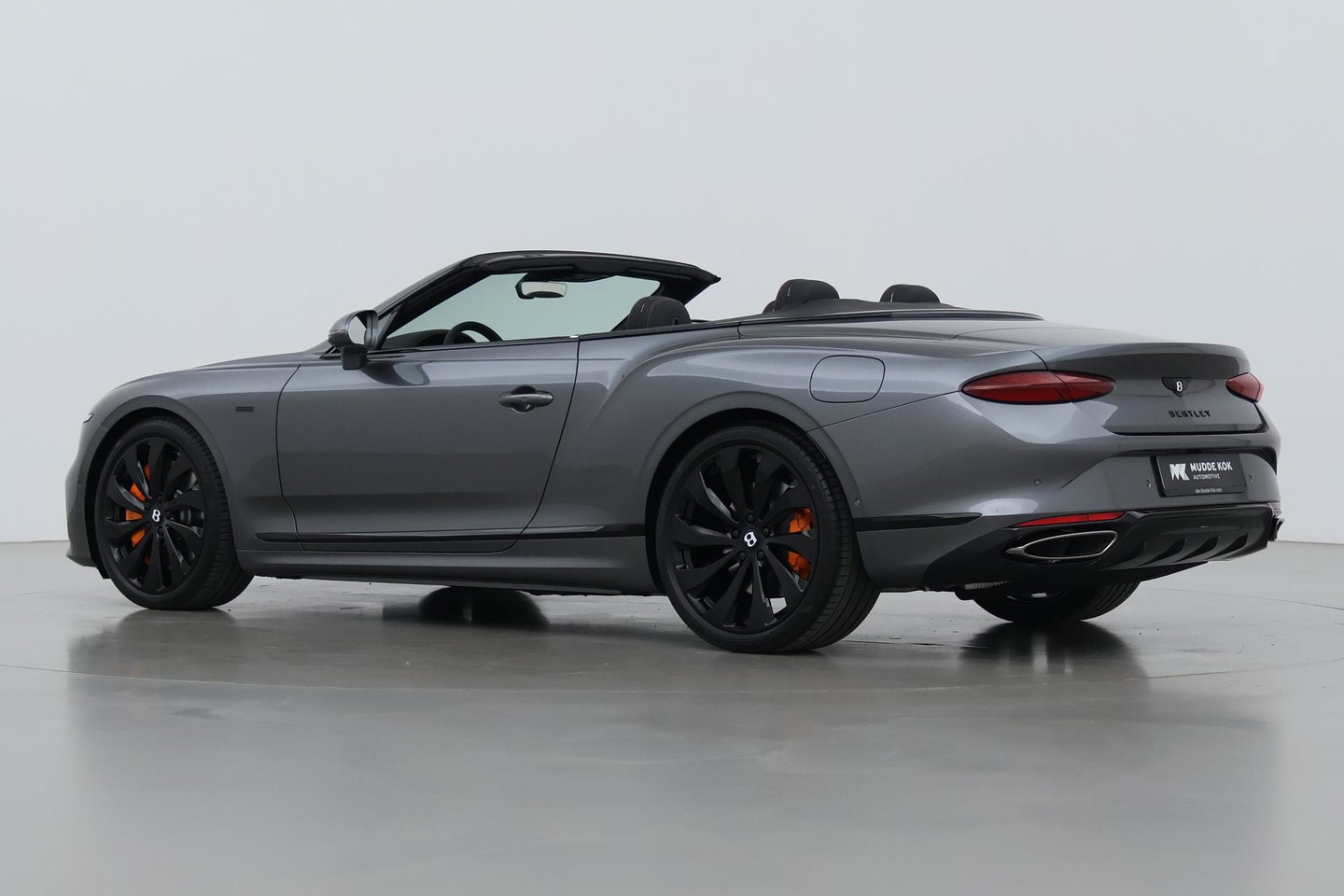 Bentley Continental GT GTC 4.0 V8 Hybrid Black Edition | Touring Specification | Rotating Display | Luchtvering | Massage+Ventilatie | Bang&Olufsen | 22 Inch