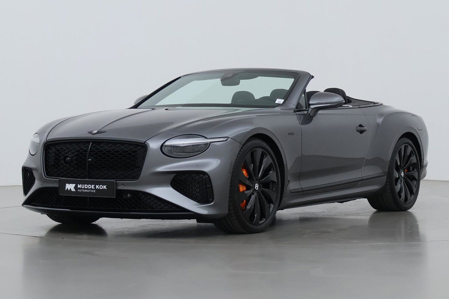 Bentley Continental GT GTC 4.0 V8 Hybrid Black Edition | Touring Specification | Rotating Display | Luchtvering | Massage+Ventilatie | Bang&Olufsen | 22 Inch