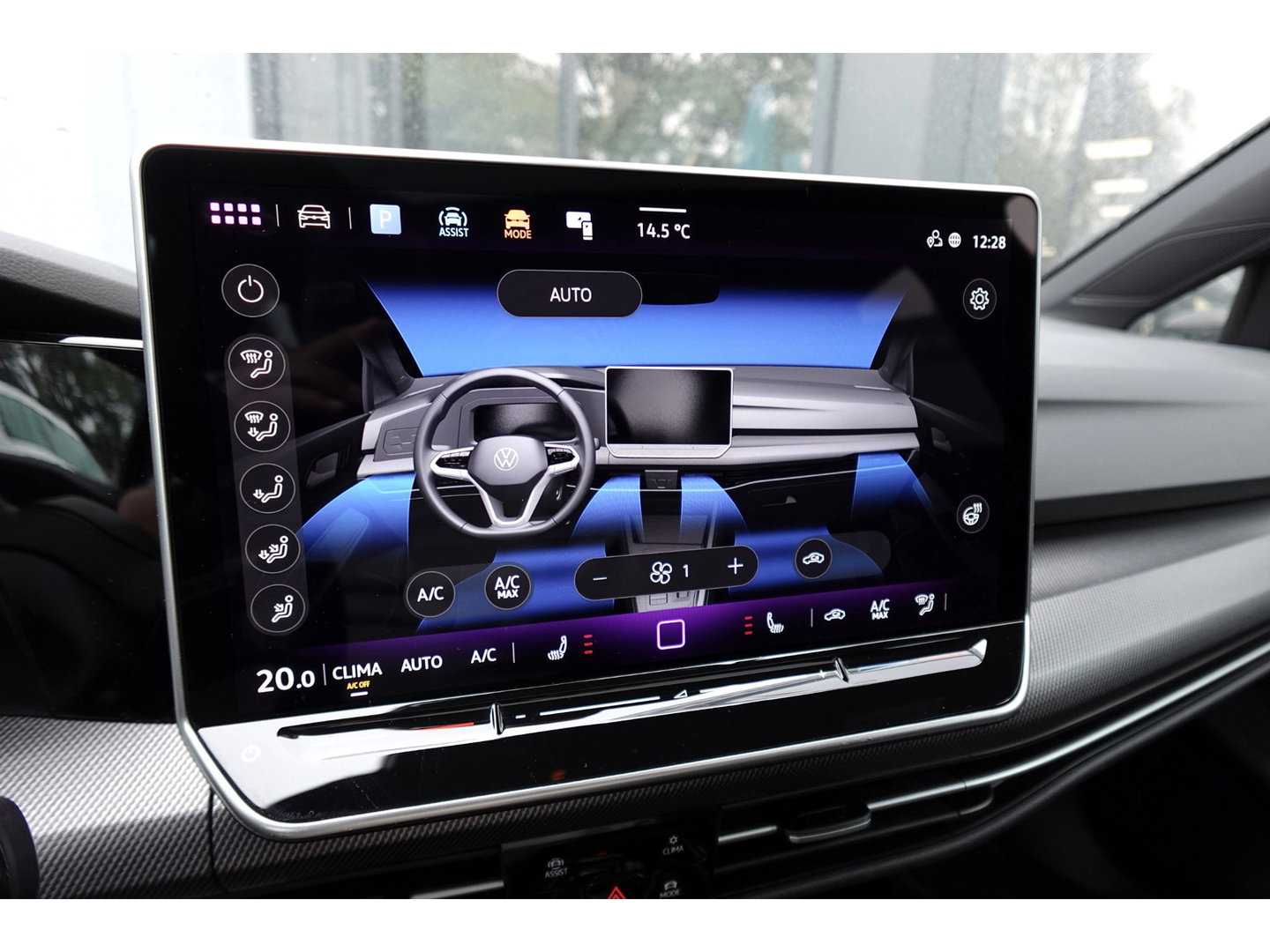 Volkswagen Golf 1.5 eTSI R-Line Edition PANO KEYLESS HUD