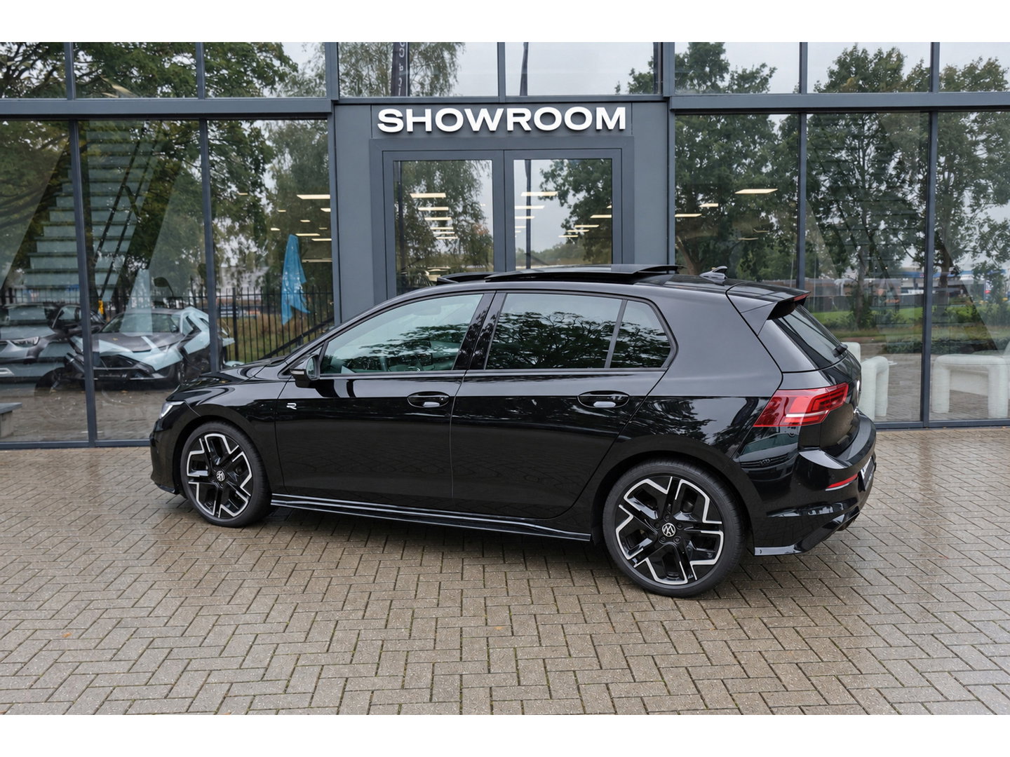 Volkswagen Golf 1.5 eTSI R-Line Edition PANO KEYLESS HUD