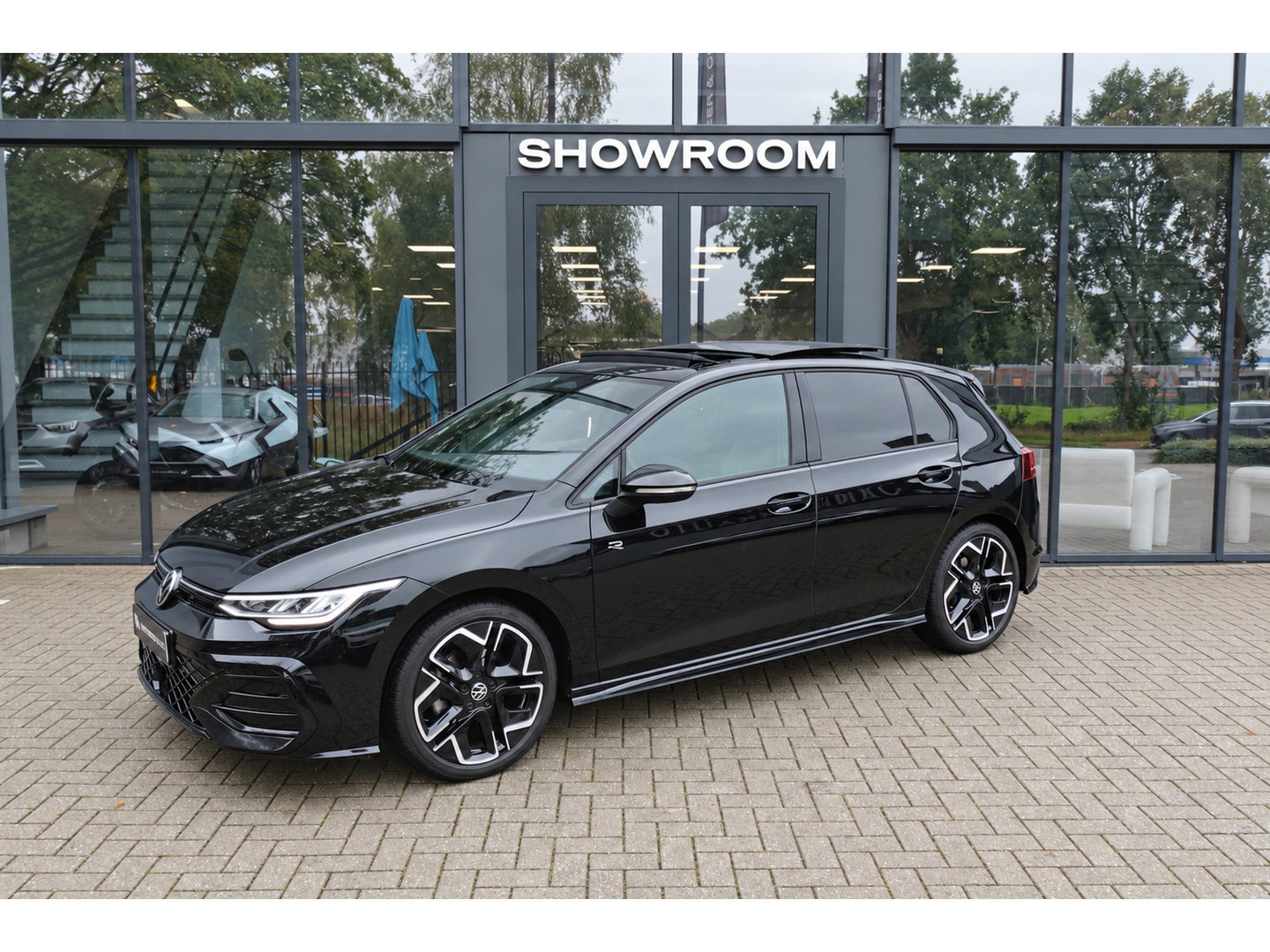 Volkswagen Golf 1.5 eTSI R-Line Edition PANO KEYLESS HUD