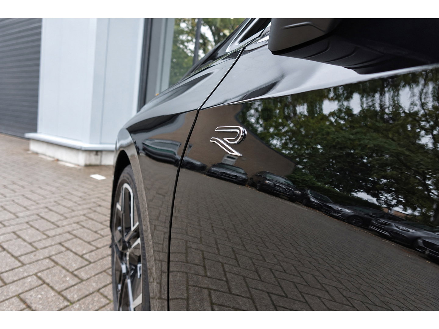 Volkswagen Golf 1.5 eTSI R-Line Edition PANO KEYLESS HUD