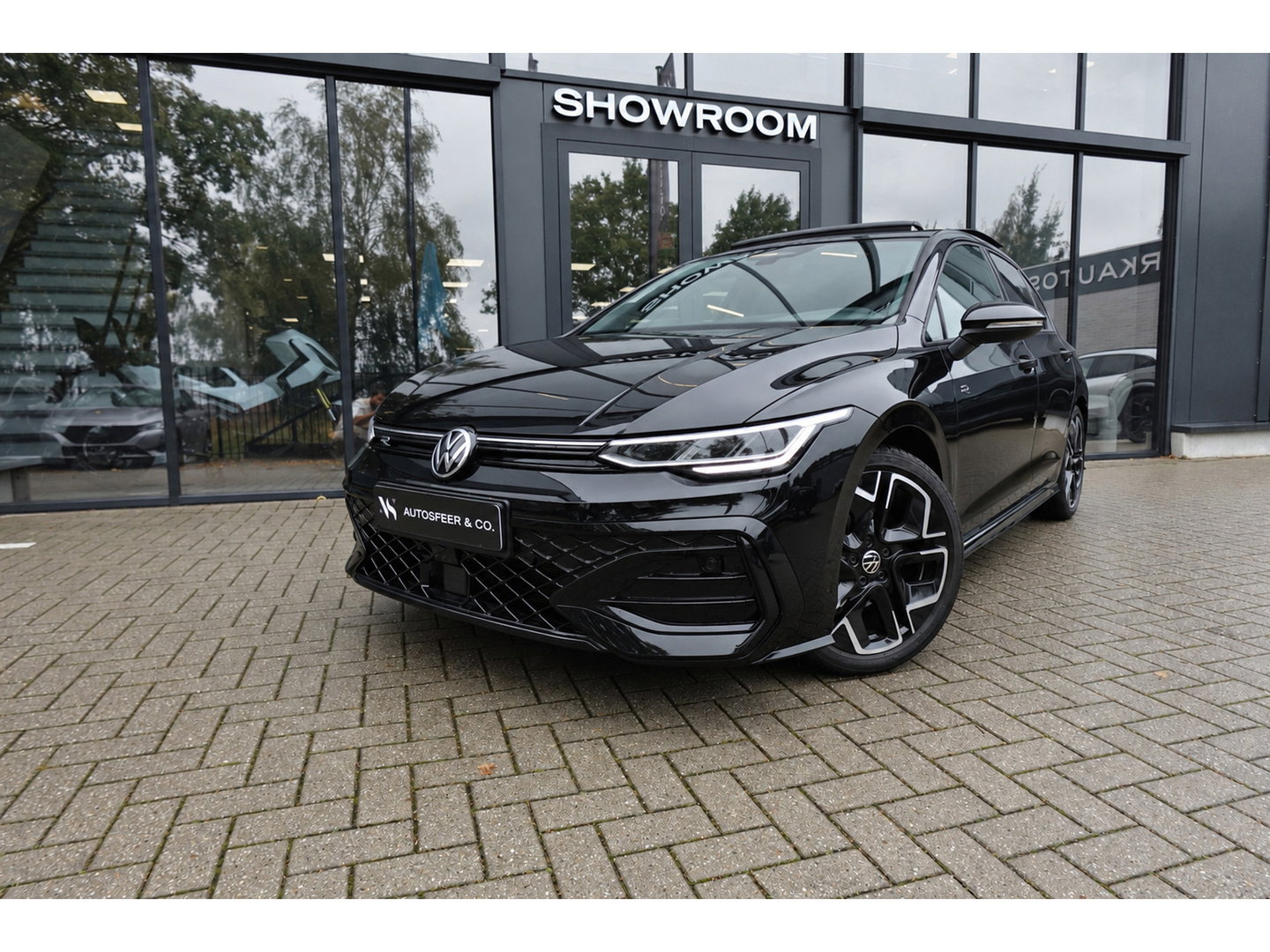 Volkswagen Golf 1.5 eTSI R-Line Edition PANO KEYLESS HUD