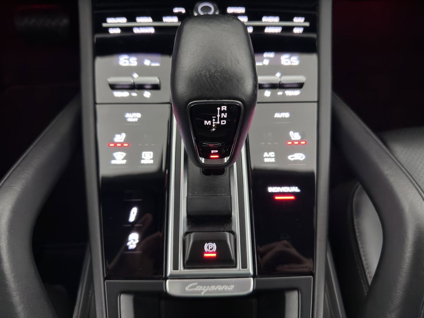 Porsche Cayenne Coupé 3.0 E-Hybrid Platinum Edition *AUT | PANO | LEATHER | FULL-LED | MEMORY-PACK |  TOPVIEW | SPORTSEATS | DAB | NAVI-FULLAMP | PRIVACY-GLASS | SHIFTPADDLES | TOWBAR | 22''ich*