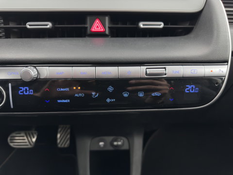 Hyundai IONIQ 5 Lounge 77.4 kWh (INCL-BTW) *AUT | HEATPUMP | LEATHER | BOSE-SOUND | FULL-LED | ADAPTIVE-CRUISE | BLINDSPOT | DIGI-COCKPIT | AMBIENTLIGHT | DAB | SHIFTPADDLES | HEAD-UP | NAVI-FULLMAP | KEYLESS | 20 INCH*