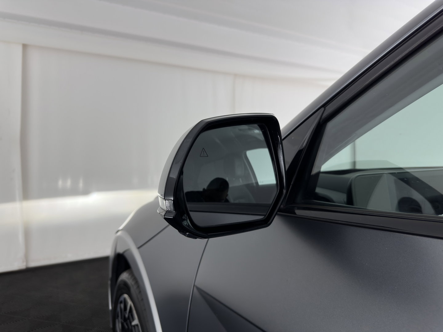 Hyundai IONIQ 5 Lounge 77.4 kWh (INCL-BTW) *AUT | HEATPUMP | LEATHER | BOSE-SOUND | FULL-LED | ADAPTIVE-CRUISE | BLINDSPOT | DIGI-COCKPIT | AMBIENTLIGHT | DAB | SHIFTPADDLES | HEAD-UP | NAVI-FULLMAP | KEYLESS | 20 INCH*