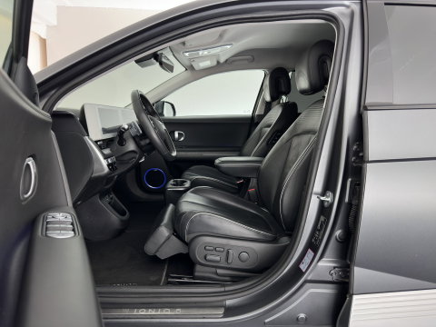 Hyundai IONIQ 5 Lounge 77.4 kWh (INCL-BTW) *AUT | HEATPUMP | LEATHER | BOSE-SOUND | FULL-LED | ADAPTIVE-CRUISE | BLINDSPOT | DIGI-COCKPIT | AMBIENTLIGHT | DAB | SHIFTPADDLES | HEAD-UP | NAVI-FULLMAP | KEYLESS | 20 INCH*
