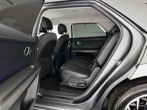 Hyundai IONIQ 5 Lounge 77.4 kWh (INCL-BTW) *AUT | HEATPUMP | LEATHER | BOSE-SOUND | FULL-LED | ADAPTIVE-CRUISE | BLINDSPOT | DIGI-COCKPIT | AMBIENTLIGHT | DAB | SHIFTPADDLES | HEAD-UP | NAVI-FULLMAP | KEYLESS | 20 INCH*